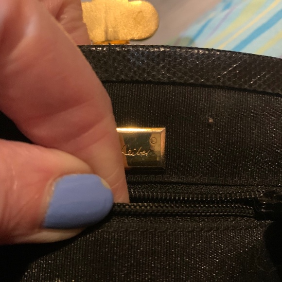 VINTAGE JUDITH LEIBER KARUNG SNAKESKIN BLACK SHOULDER EVENING BAG/JEWELED CLASP - Picture 7 of 11